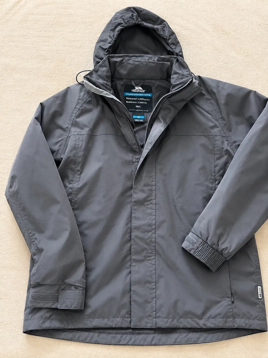 Men’s Waterproof rain jacket Trespass size Medium - Image 1