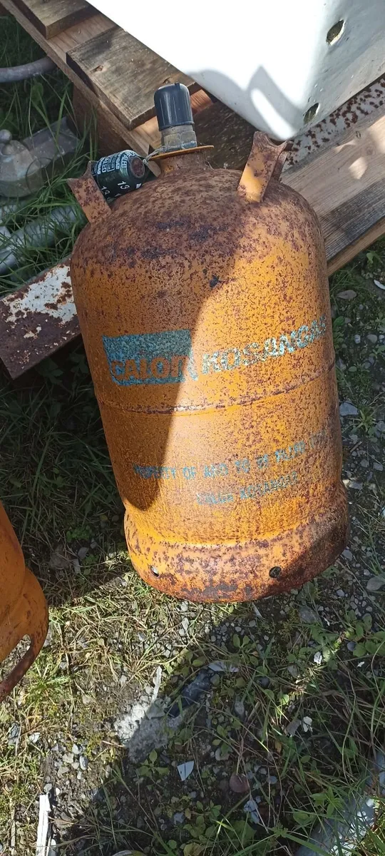 One Full Gas Cylinder & 2 Empties - Image 3