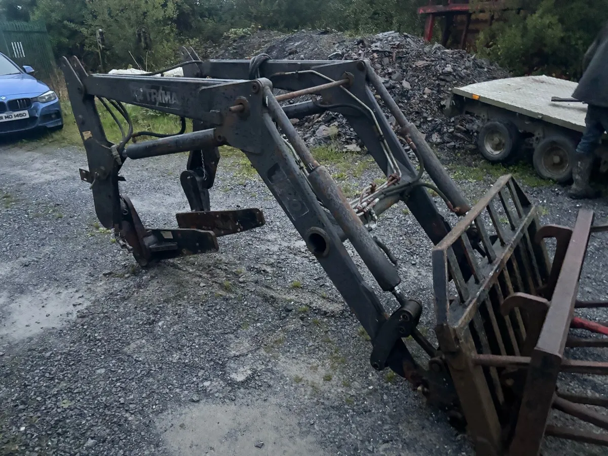 Trima loader with brackets - Image 3
