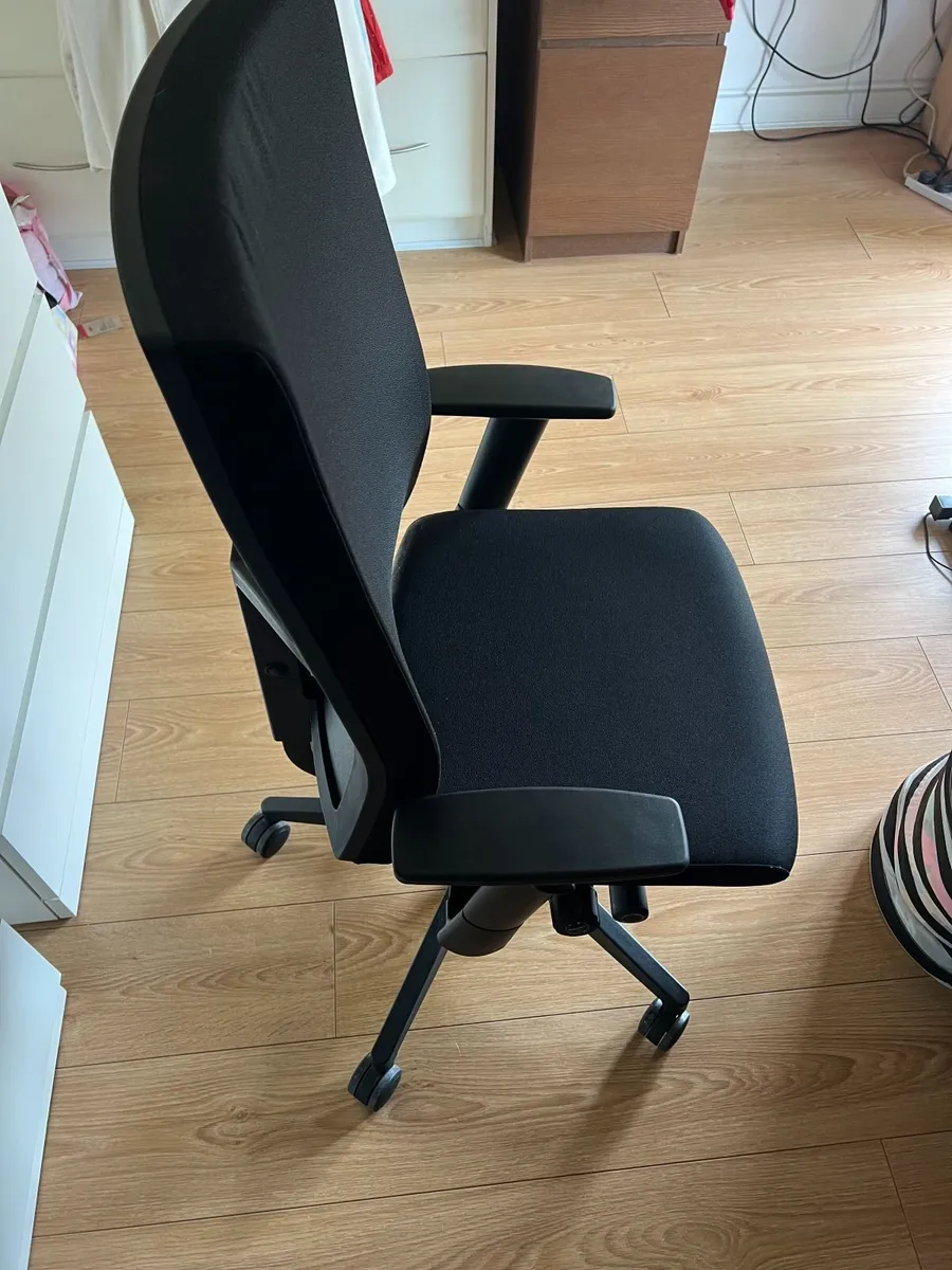 Office Chair - Image 3