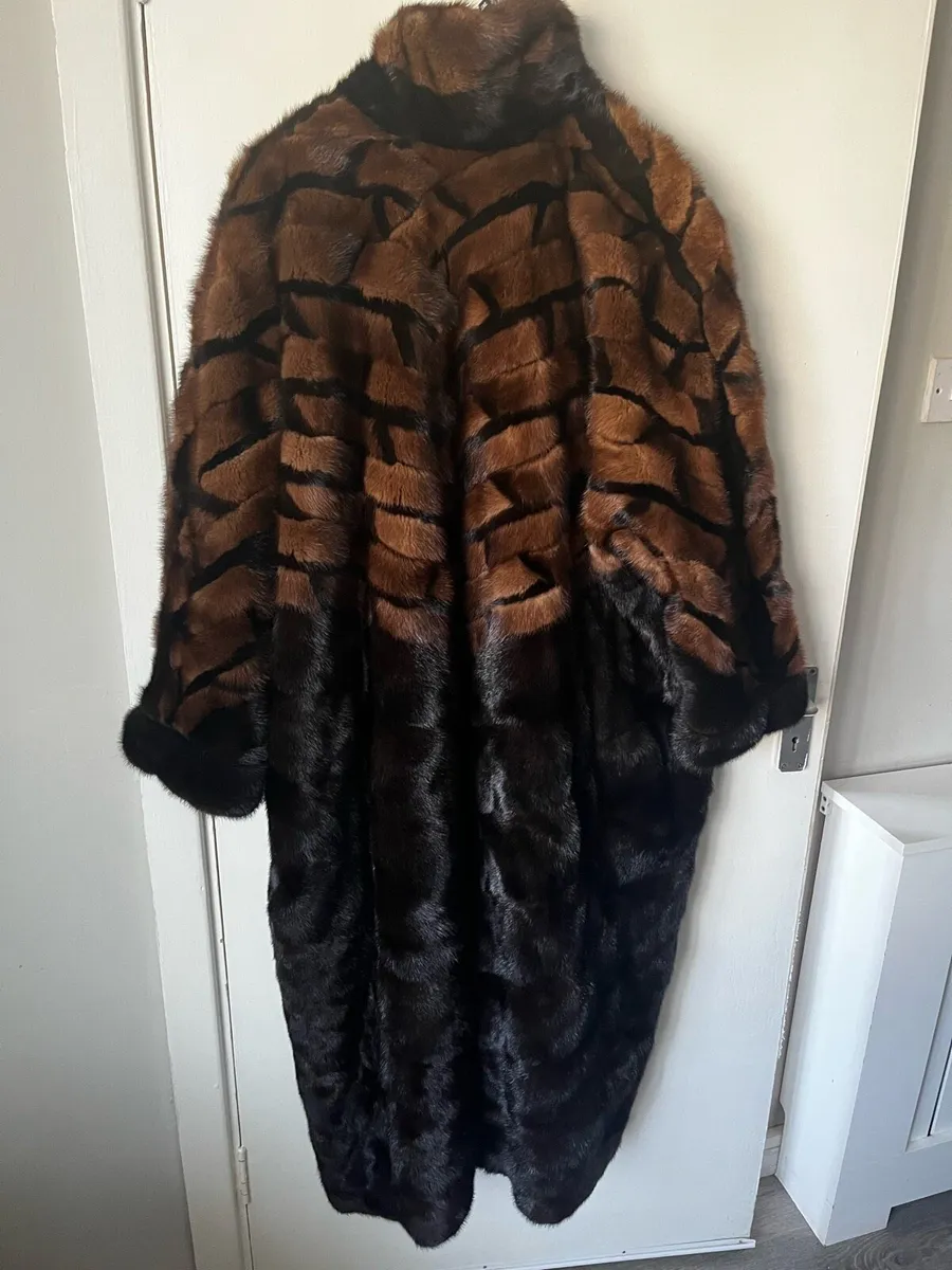 Saga mink fur coat - Image 3