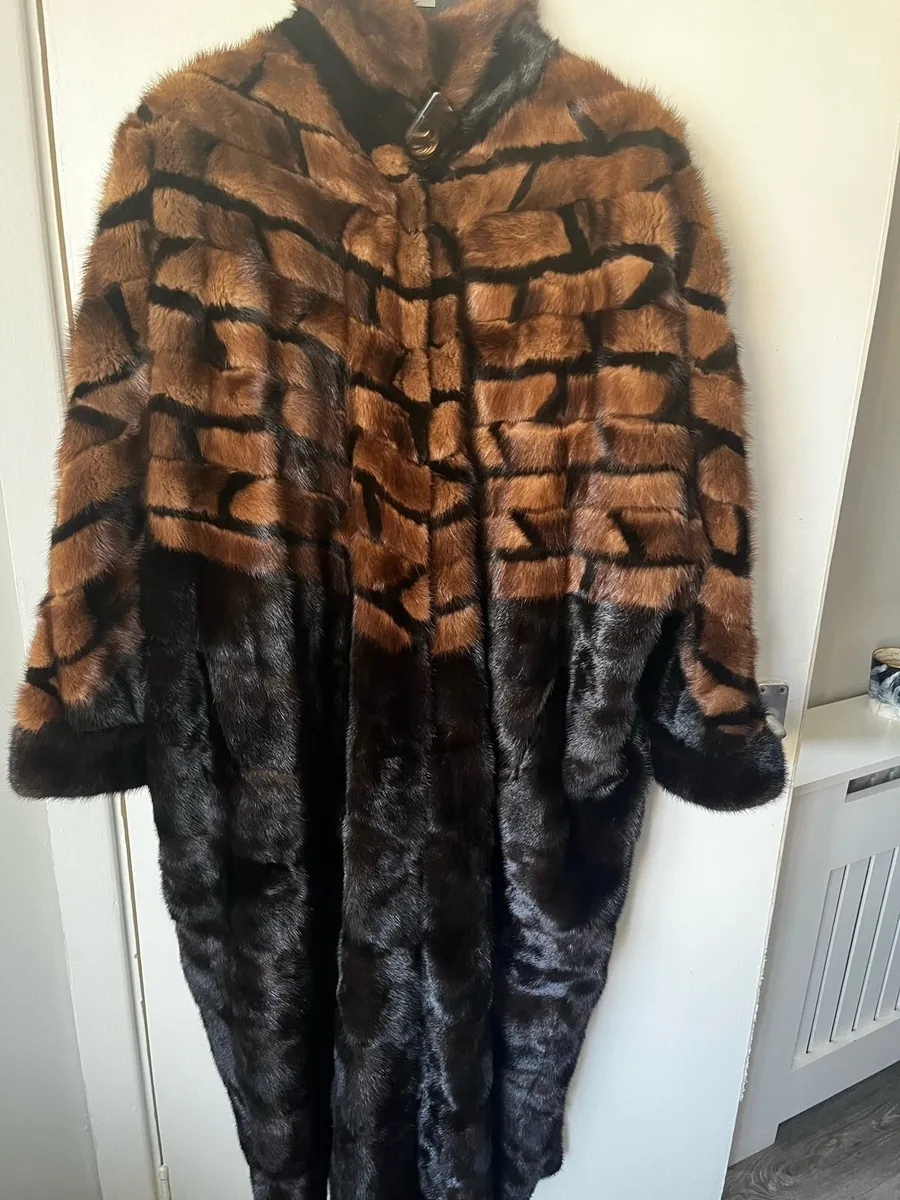 Saga mink fur coat - Image 4