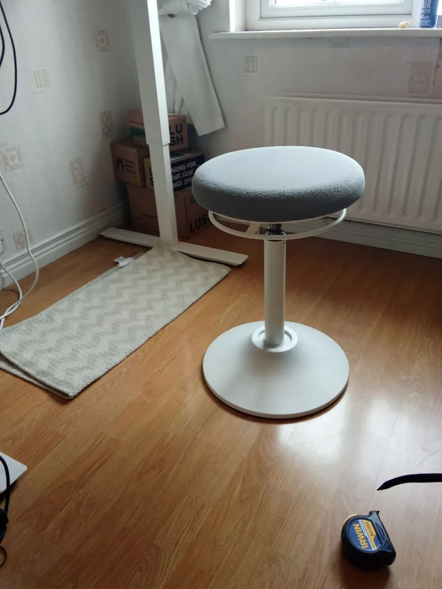Ergonomic Balance Stool - Image 2