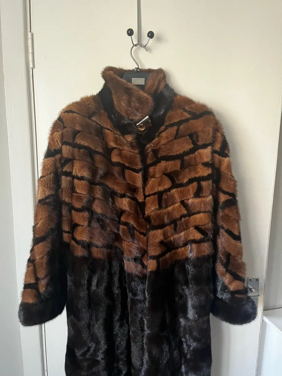 Saga mink fur coat - Image 1