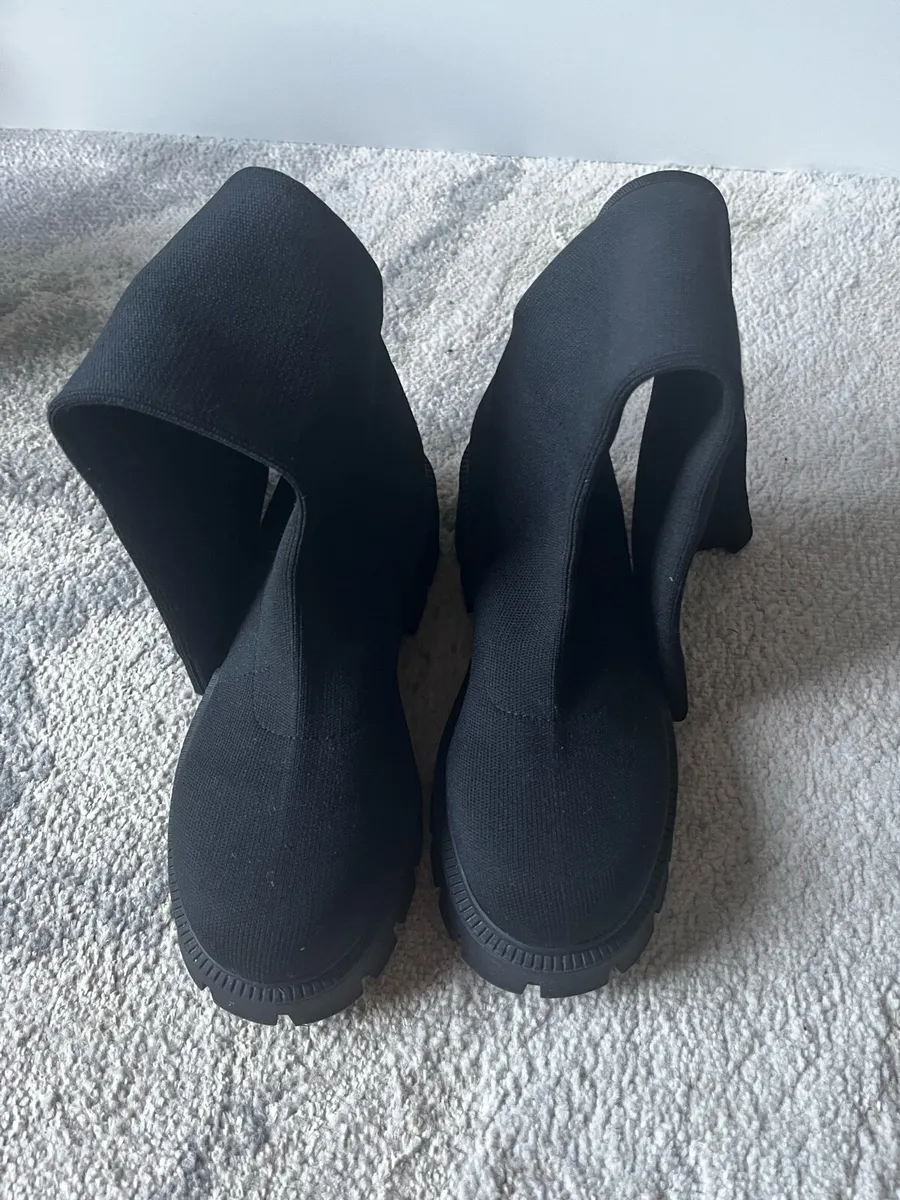 Boots - Image 3