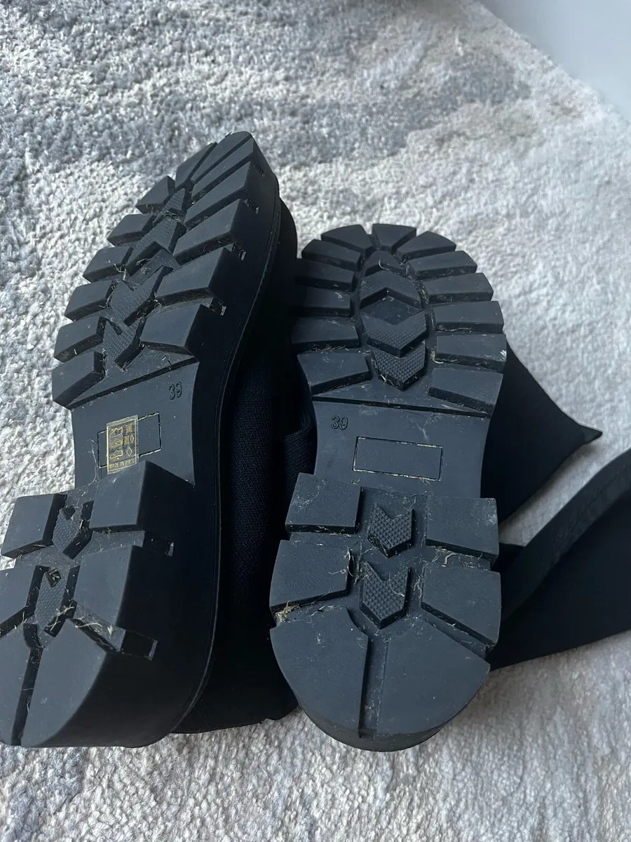 Boots - Image 2