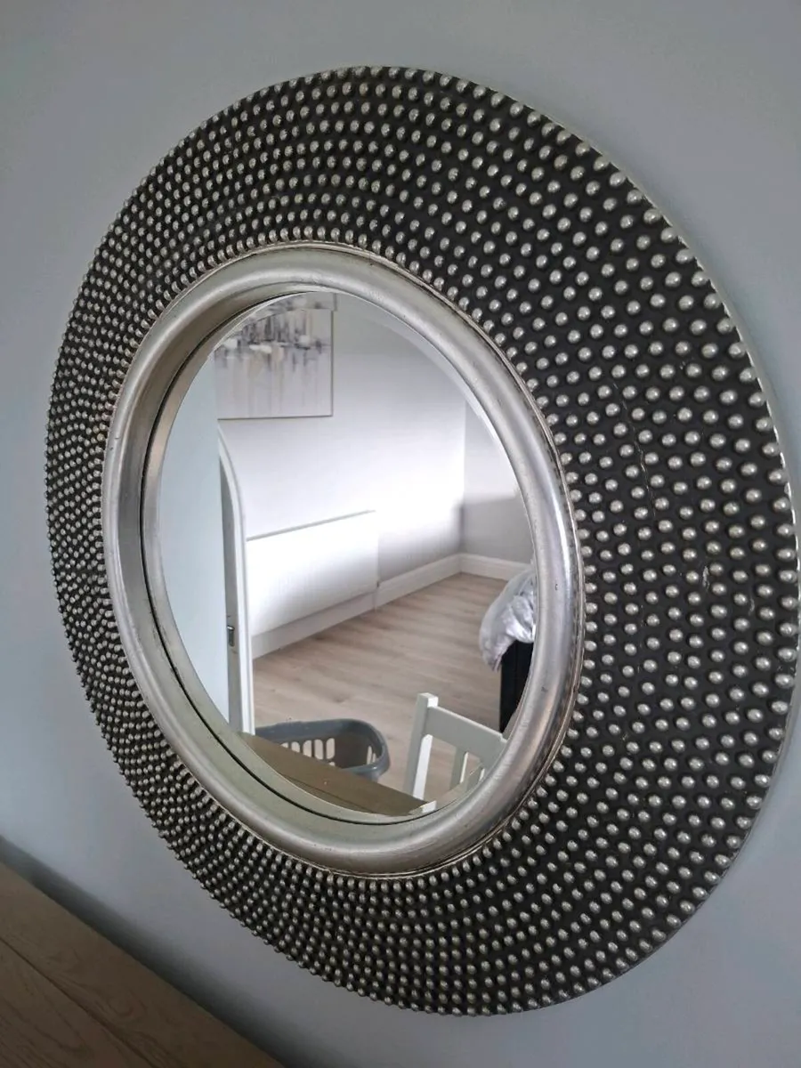 Round  Mirror - Image 1