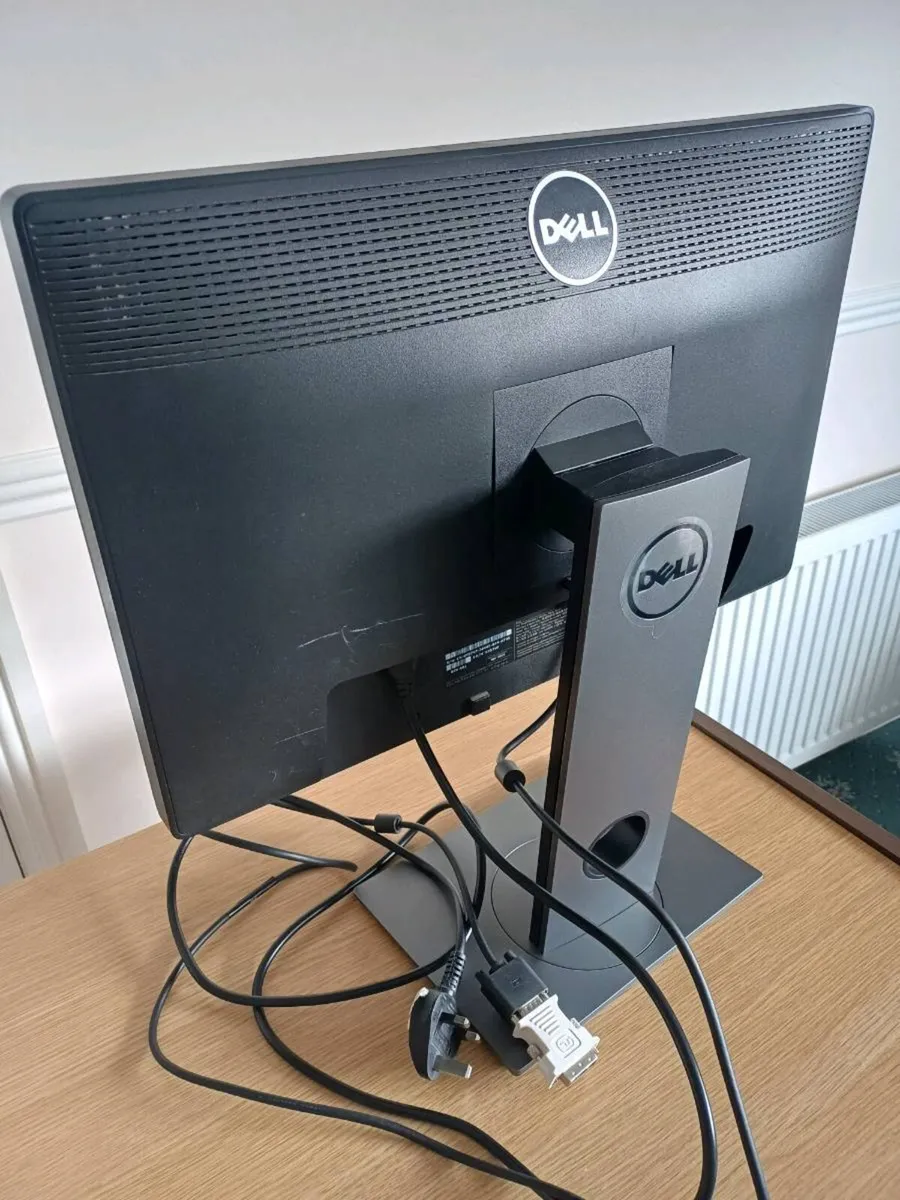 22" Dell Flat Panel Monitor - Image 4