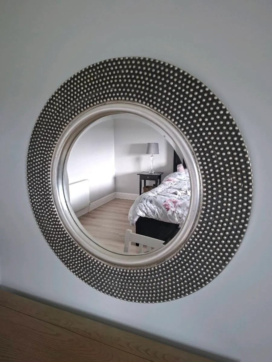 Round  Mirror - Image 2