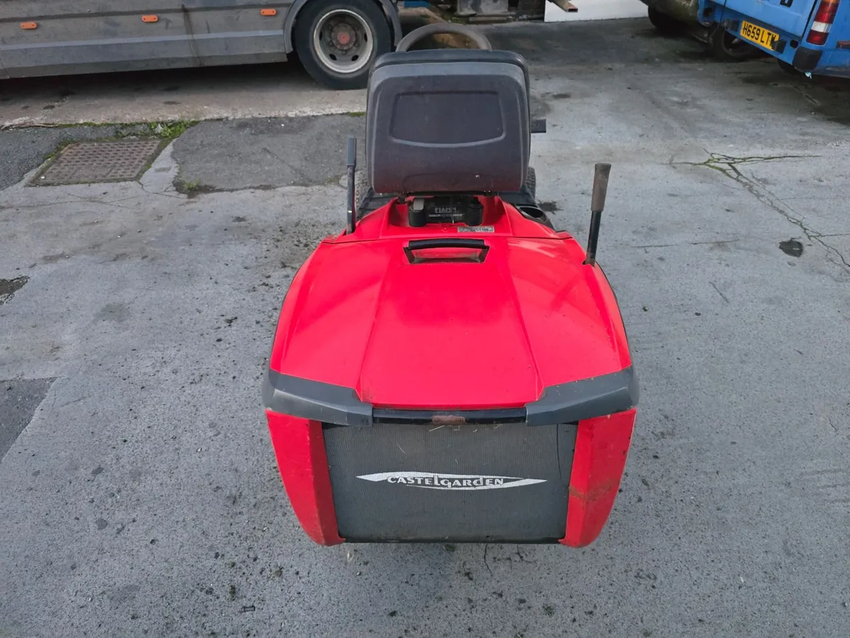 Castlegarden 17hp twin, hydrostatic - Image 2