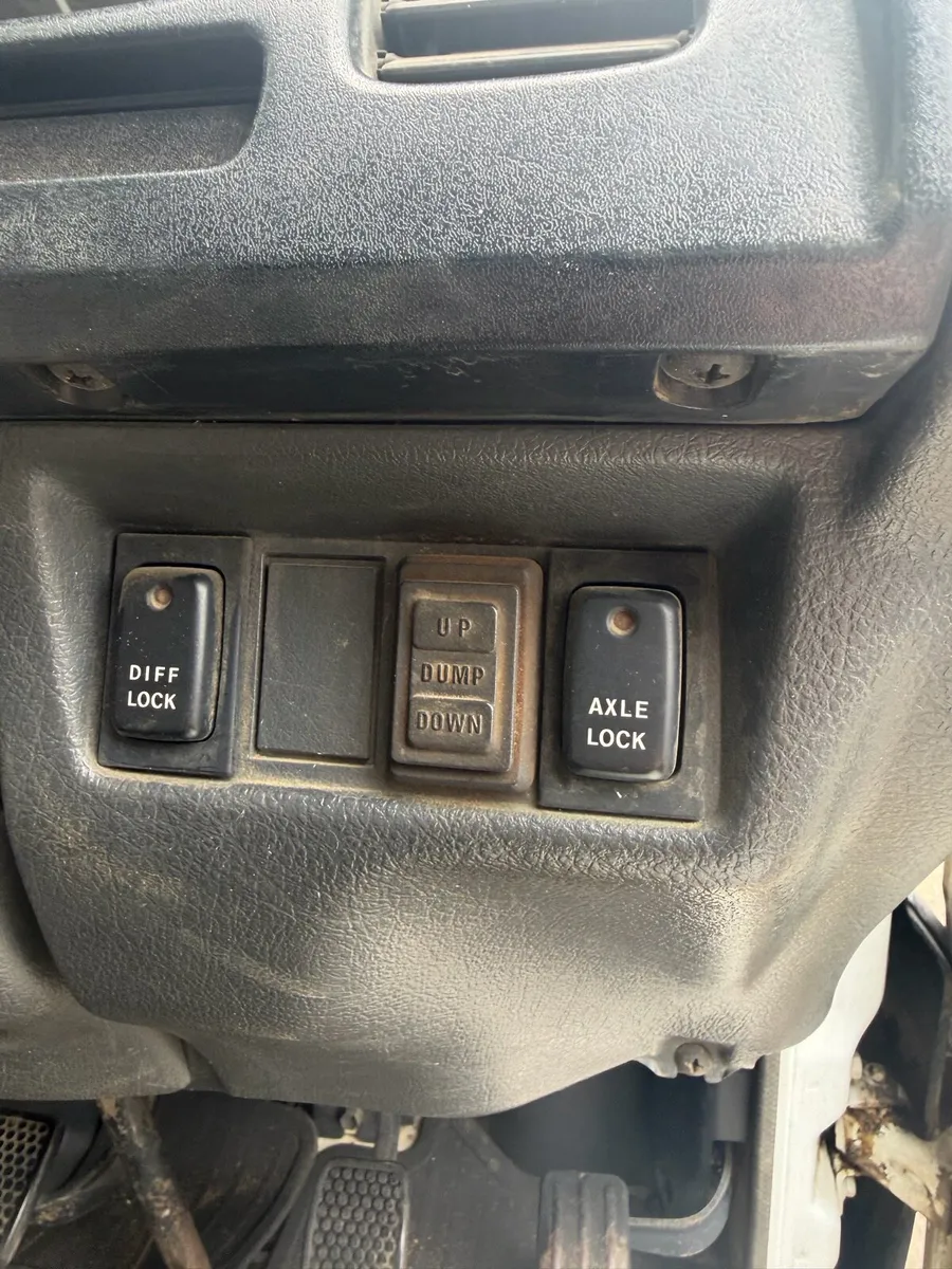 1992 Suzuki Carry 4WD Tipper - Image 4