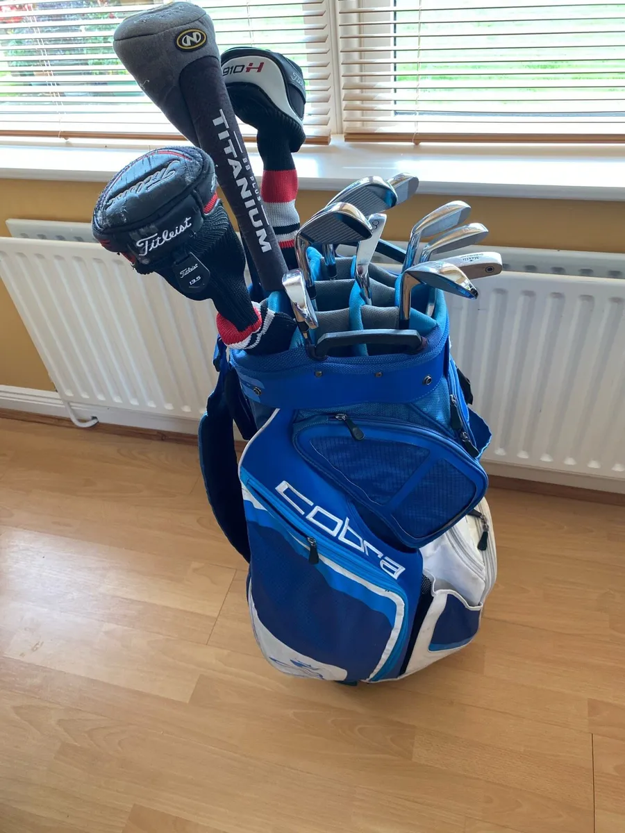 Full set of clubs bag and trolley - Image 1
