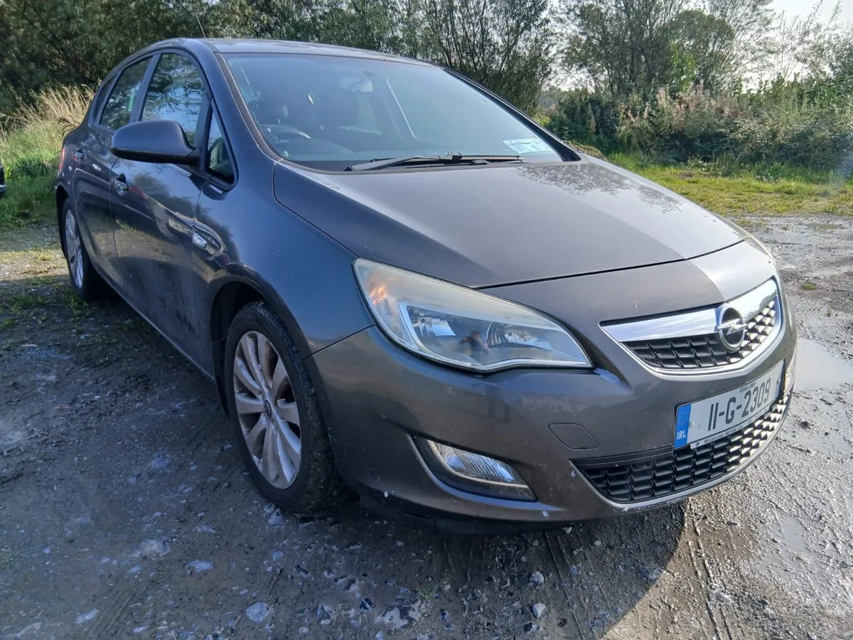 2011 Opel Astra - Image 2