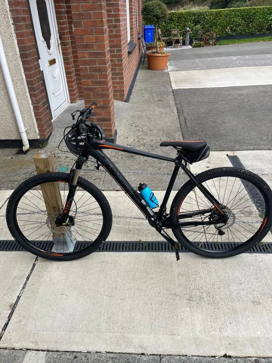 Mountain bike  (pristine condition) - Image 1