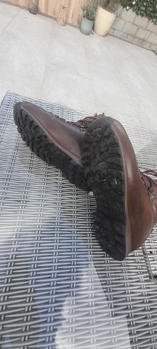 Boots - Image 2