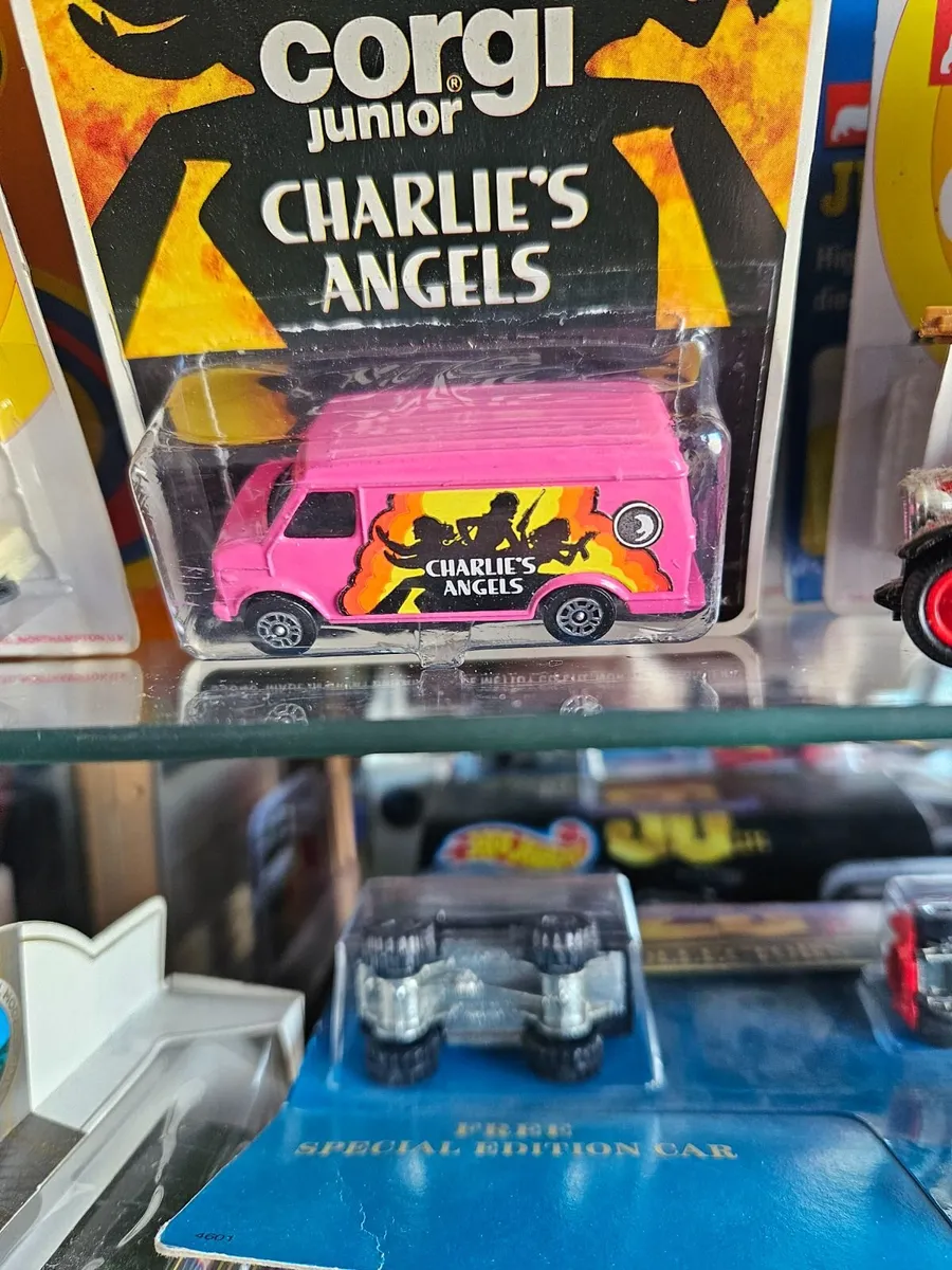 Corgi 1970's Charlies Angels Van - Image 1