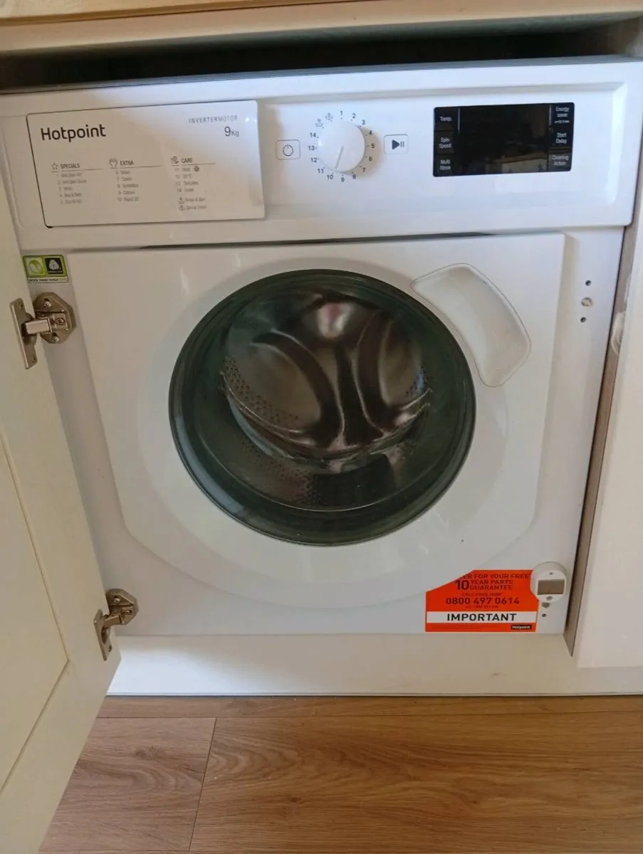 Broken Hotpoint integrated washing machine