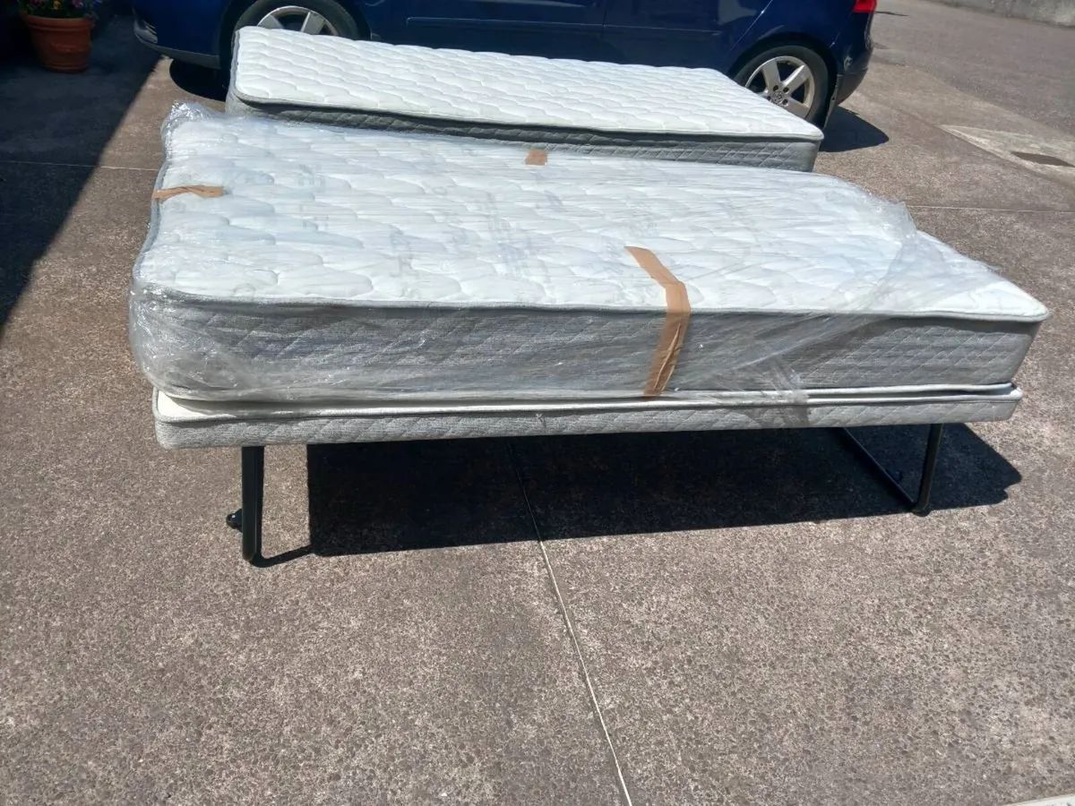 Bed - Image 4