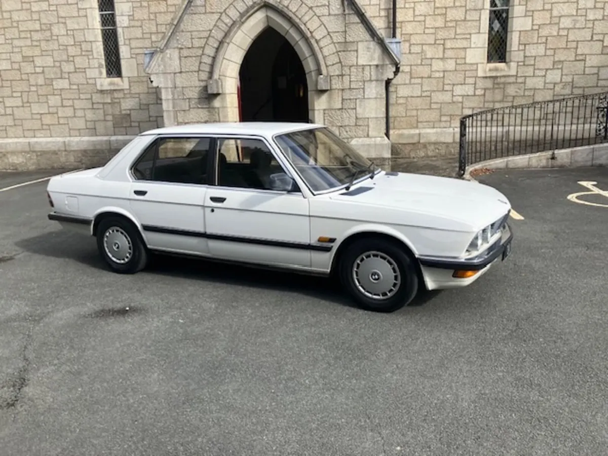 BMW 5-Series 1985 - Image 1