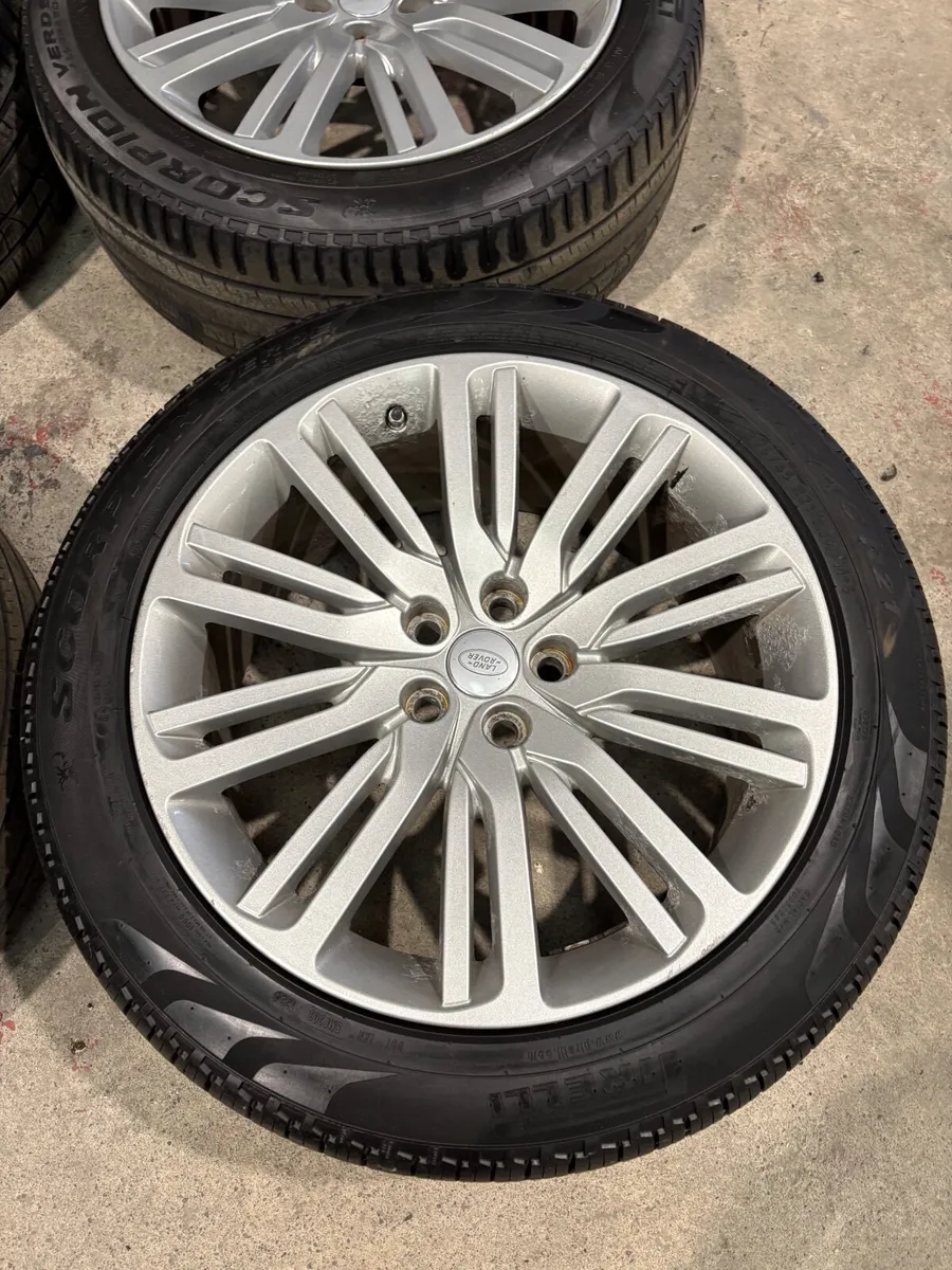 21” Land Rover wheels - Image 1