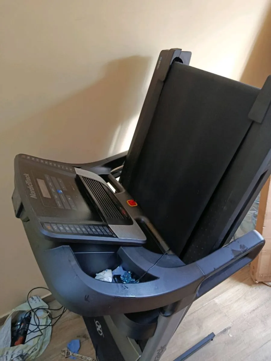 Nortrack i25 treadmill (not working) - Image 4