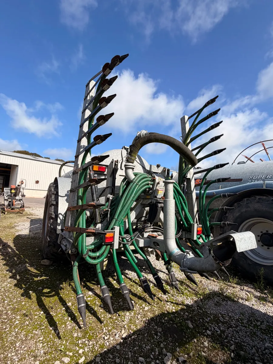Redrock 2250 c/w 7.5m Agquip Trailing Shoe - Image 3