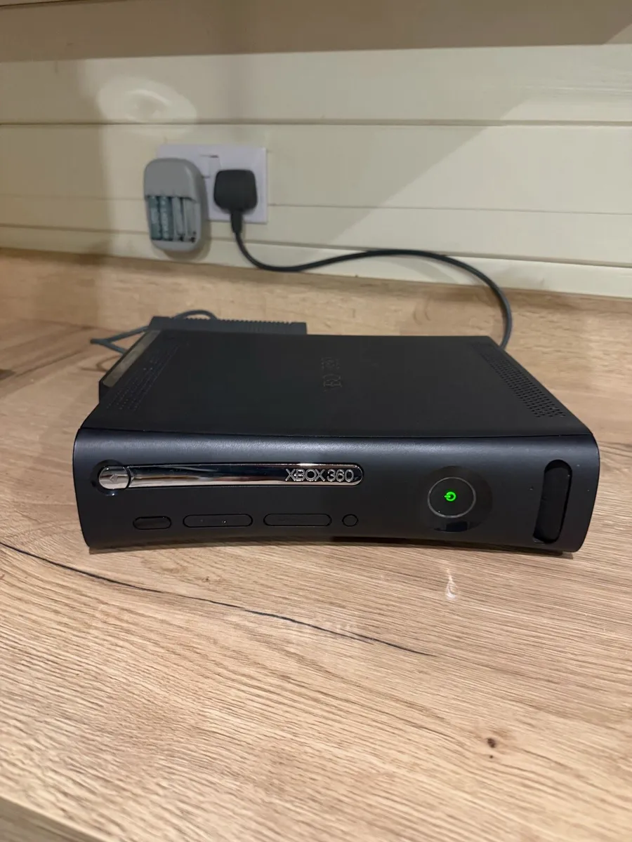 Xbox 360 120GB - Image 2