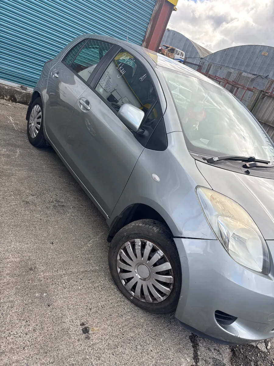 Toyota Yaris 2008 - Image 2
