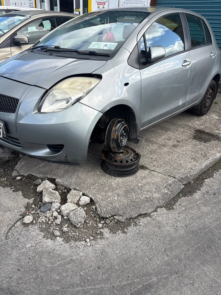 Toyota Yaris 2008 - Image 3