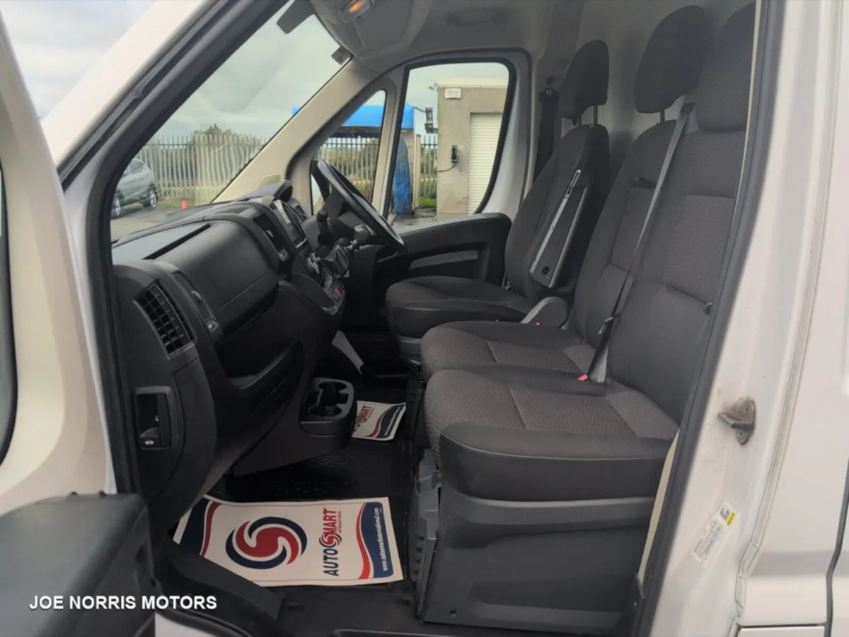 Peugeot Boxer 335 LWB 2.2 BLUE HDI Plylined Interi - Image 4