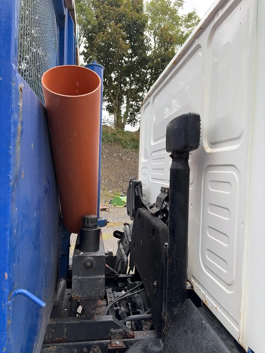 Tipper truck - Image 4