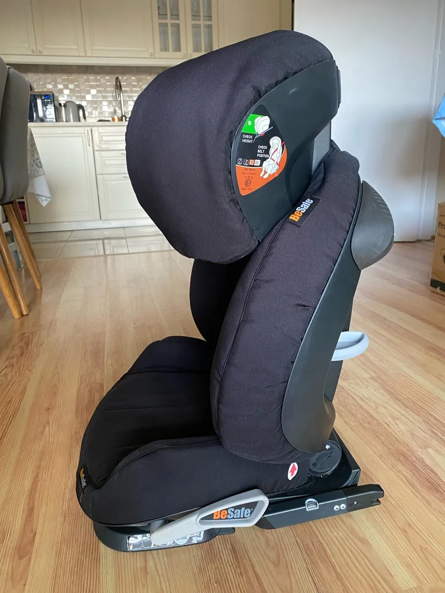 BeSafe iZi Up X3 Fix car seat - Image 1