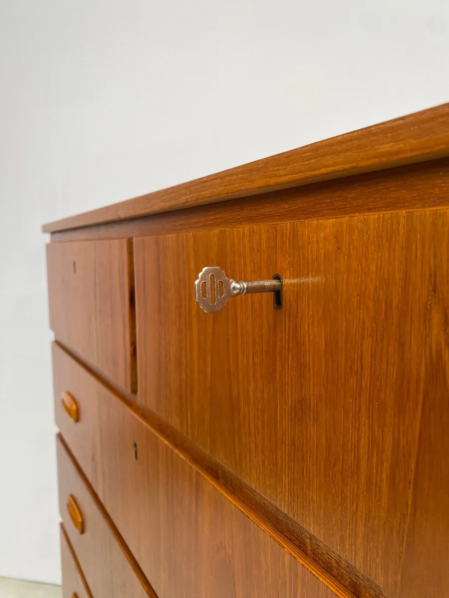 Mid Century Scandi Tallboy Chest of Drawers - Image 4