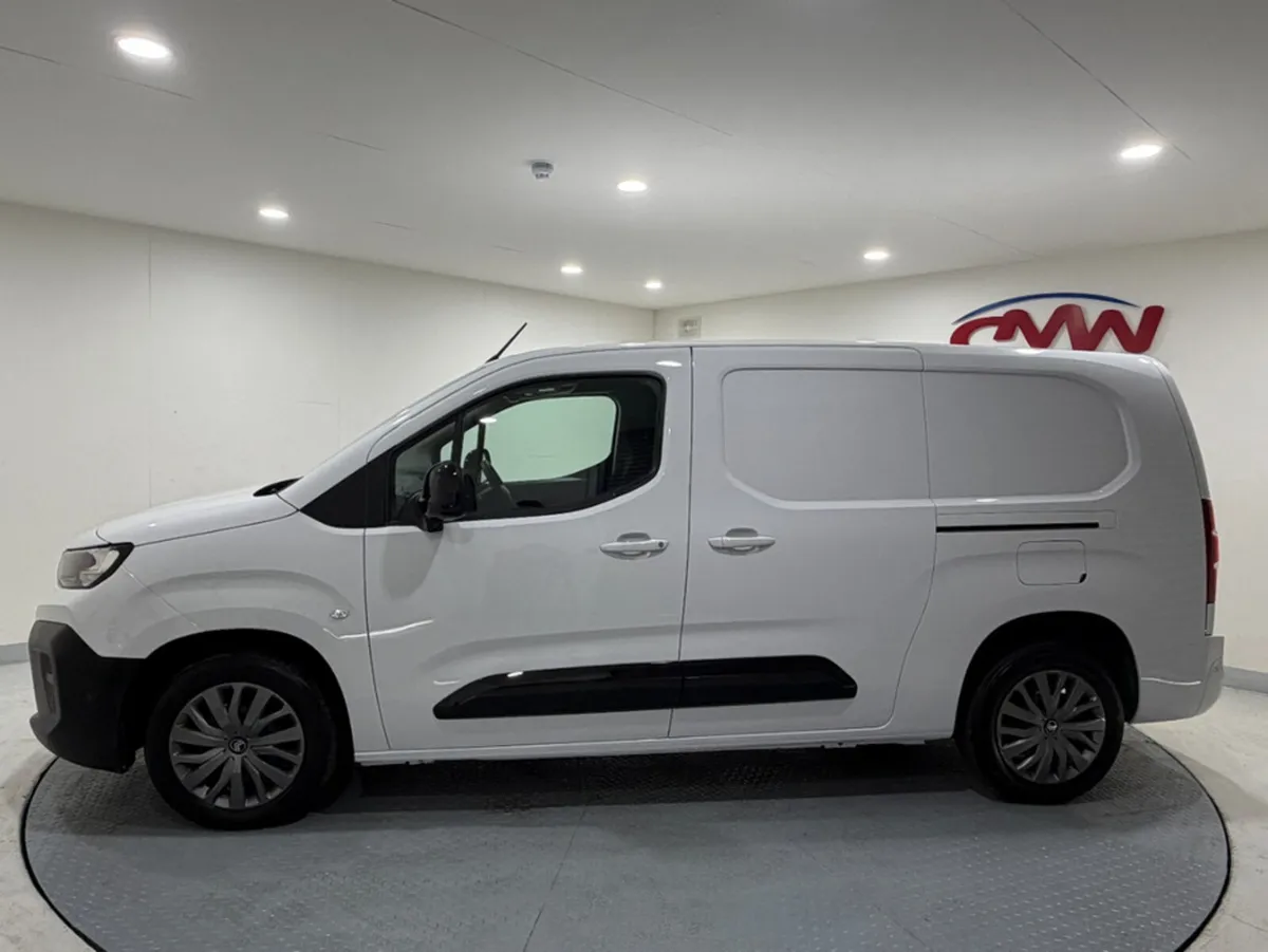 Citroen Berlingo DRIVER BLUEHDI S X LINE S/S - Image 4