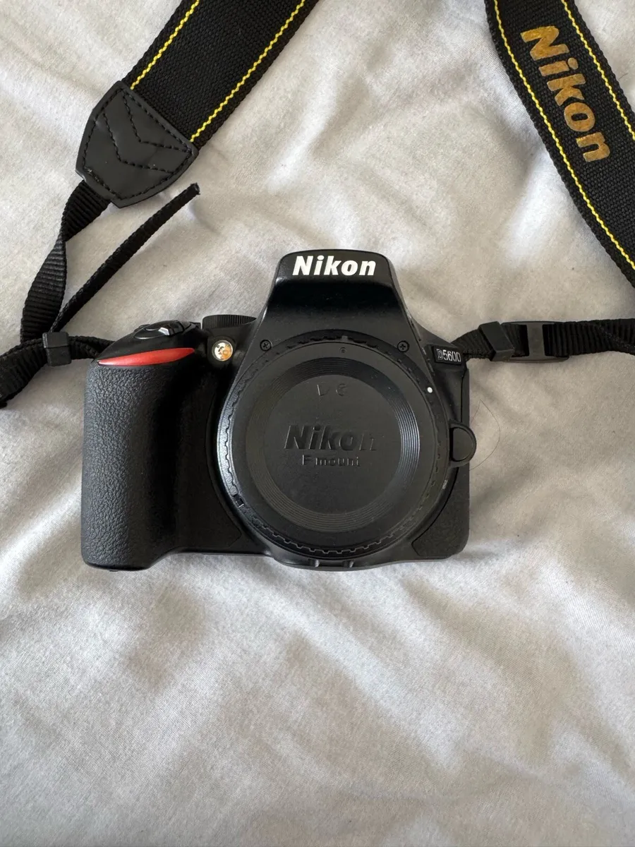 Nikon DSLR with 2 lenses and accessories - Image 2