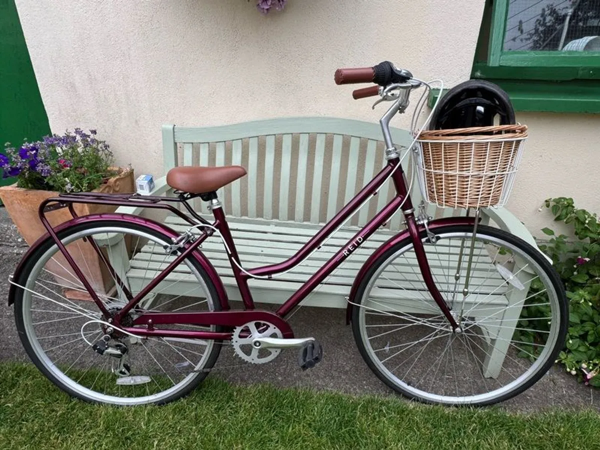 Reid Vintage ladies bike with basket - Image 1