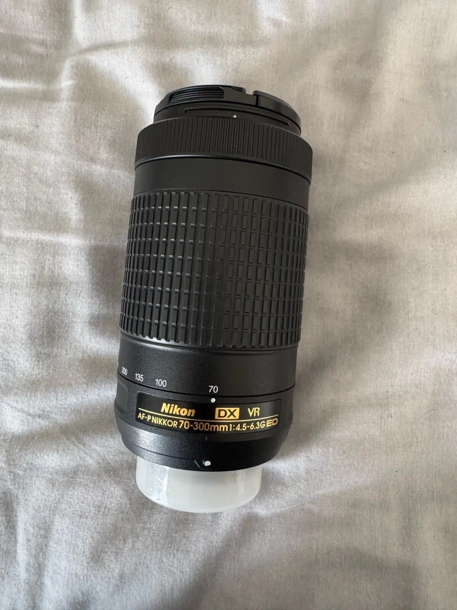 Nikon DSLR with 2 lenses and accessories - Image 4