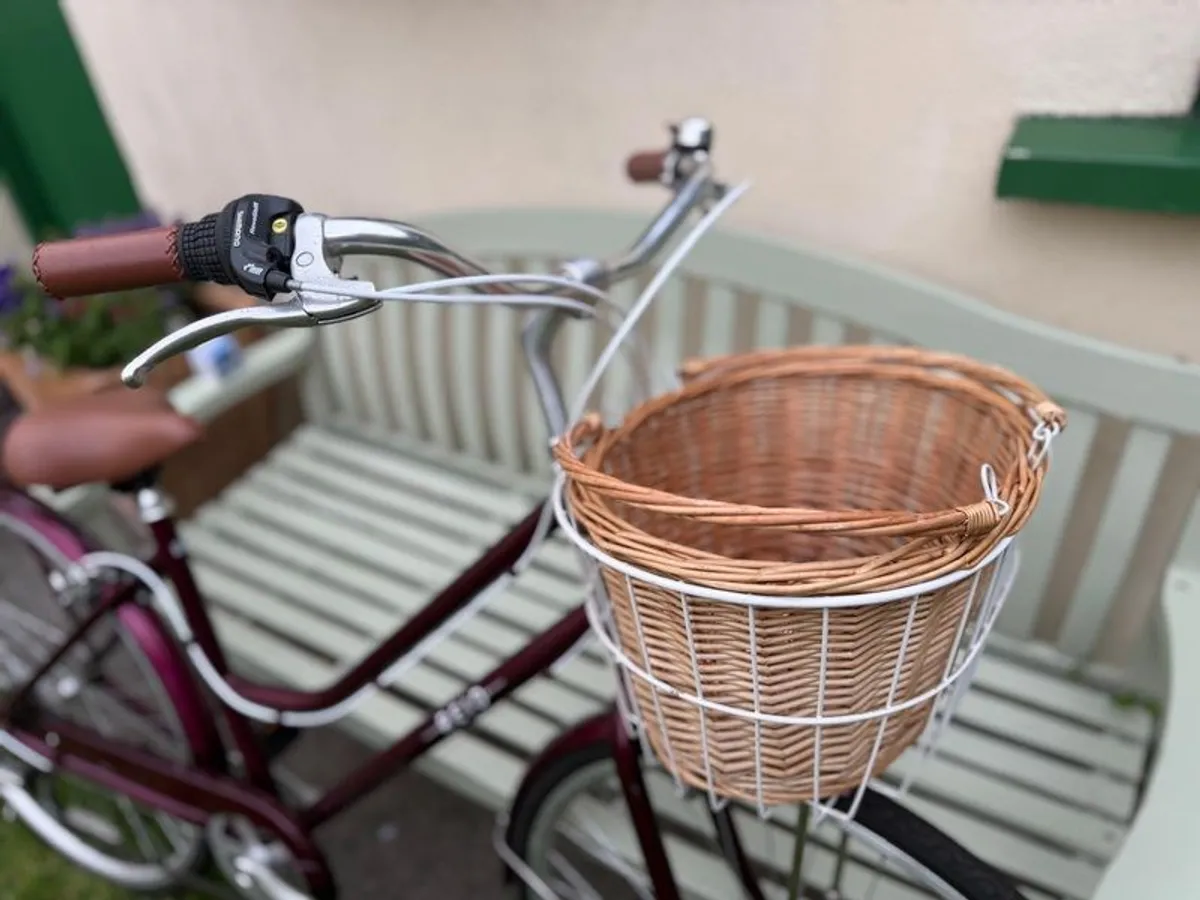 Reid Vintage ladies bike with basket - Image 3