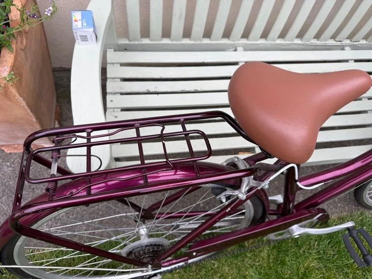 Reid Vintage ladies bike with basket - Image 4