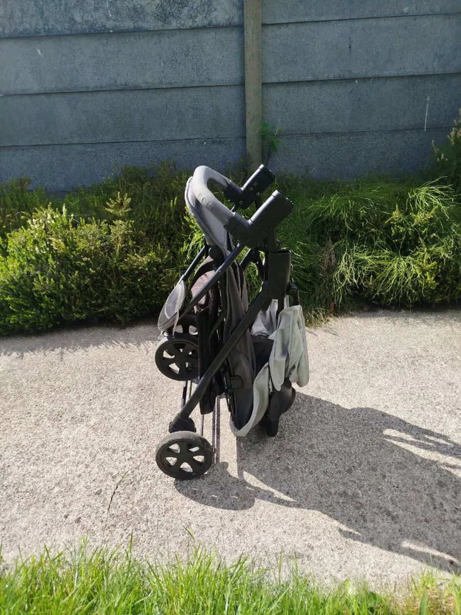 Hauck 3 wheel city buggy - Image 1