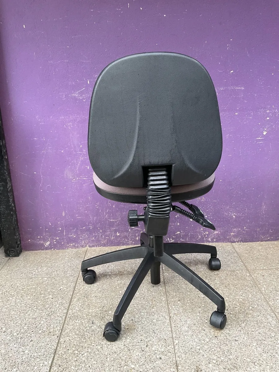 Light Taupe office task chair 80+ in stock - Image 3