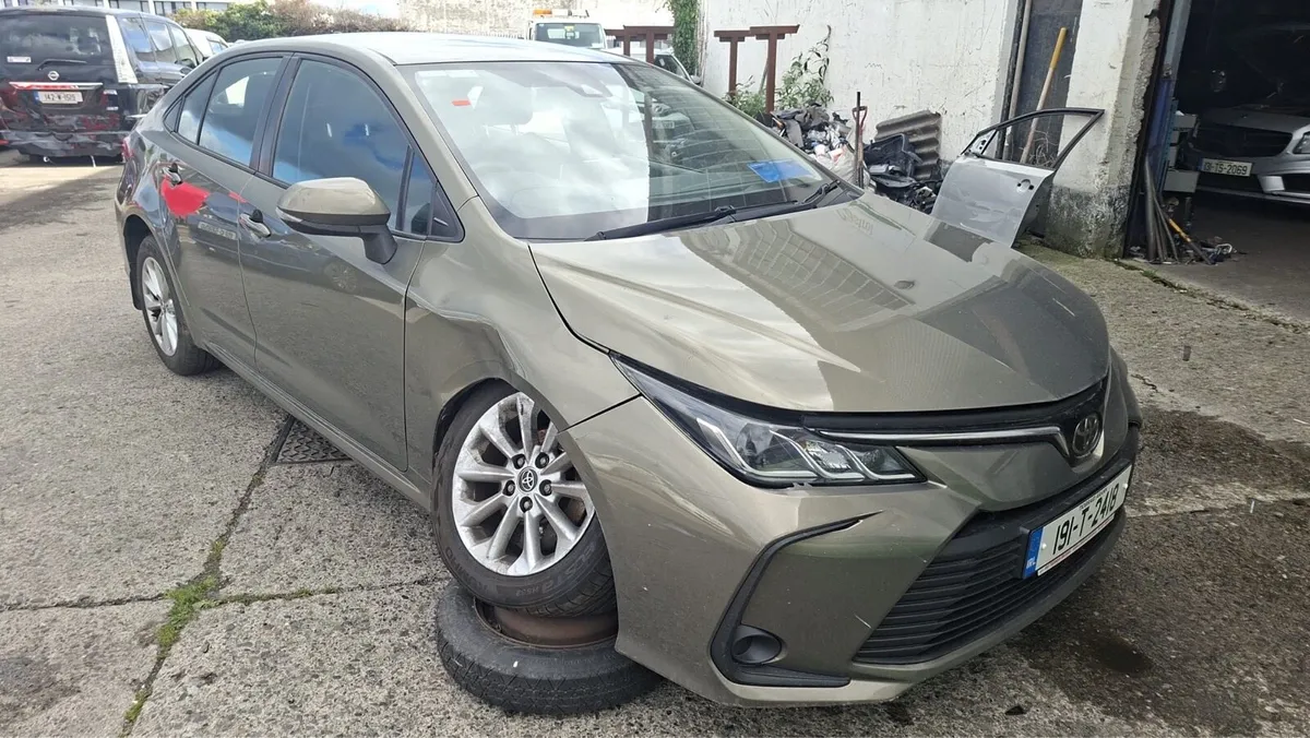 19 Corolla - Image 3