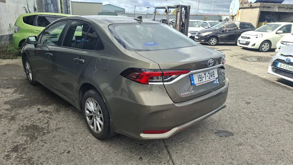 19 Corolla - Image 4