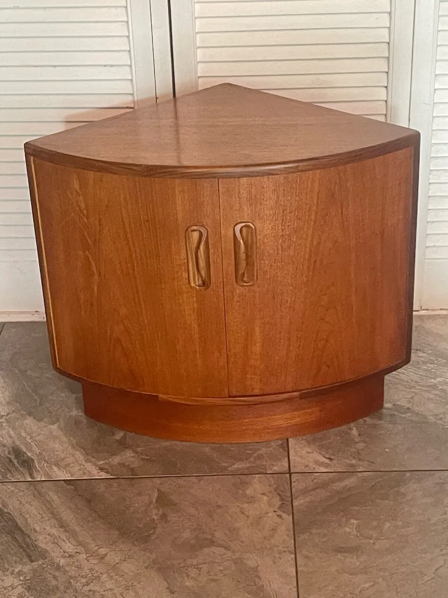 Mid century G plan quarter cabs - Image 2