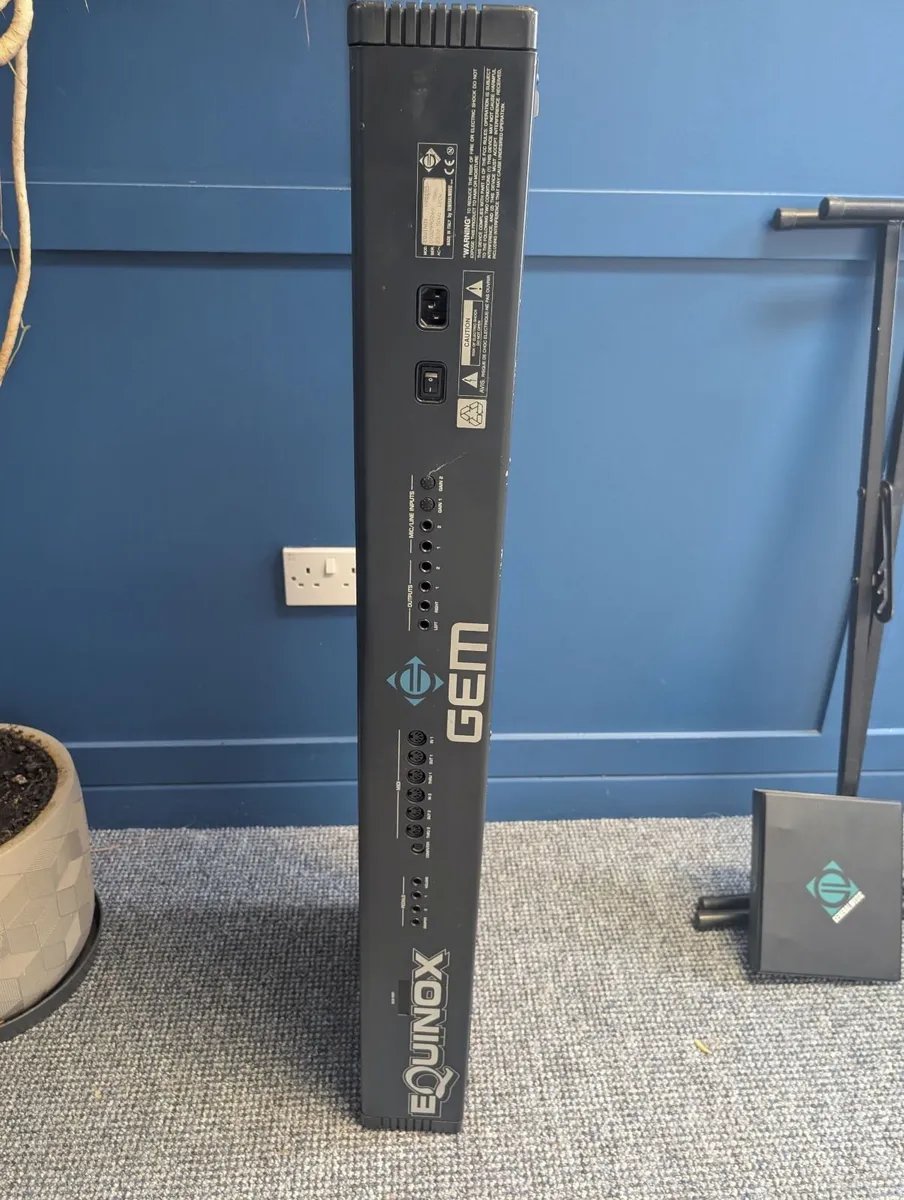 GEM Equinox 61-Key Synth Workstation + Stand - Image 2