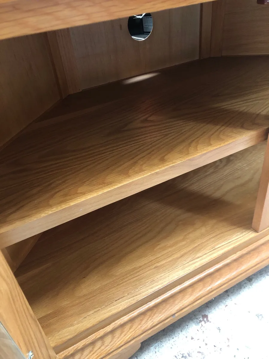 Solid oak corner tv unit - Image 2