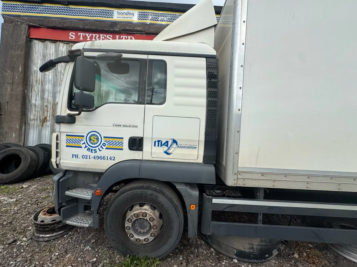 Truck for sale - Image 4