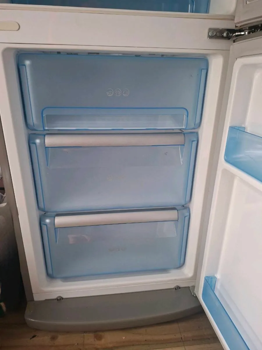 Fridge freezer - Image 4