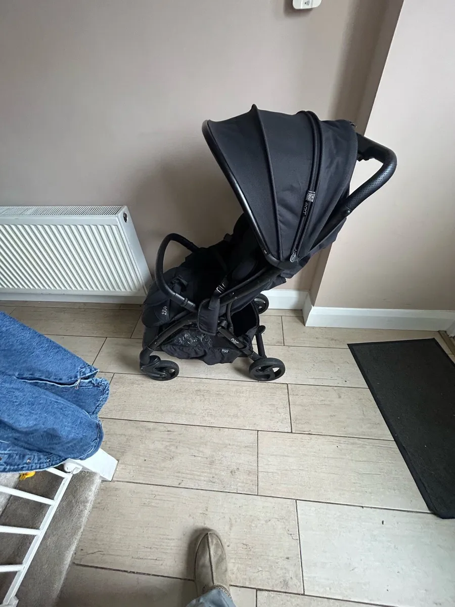 Egg Stroller Z - Full Black - Image 4