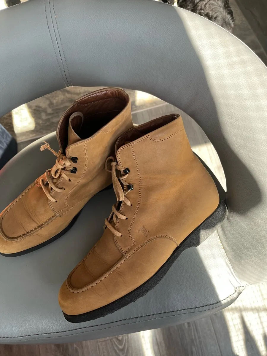 Tod’s ankle boots - Image 1